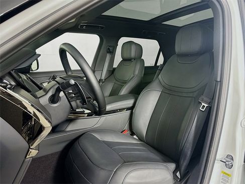 Used 2025 Land Rover Range Rover Sport SE image 22