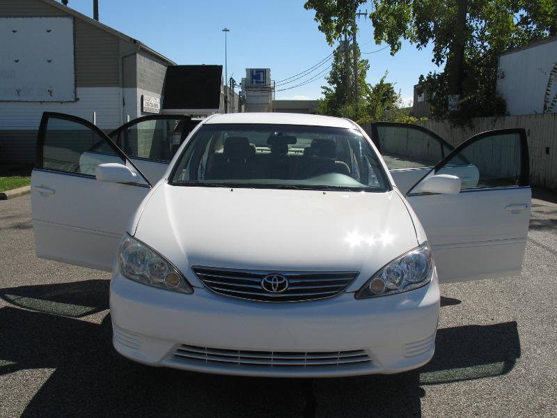 Used 2005 Toyota Camry LE FWD image 61