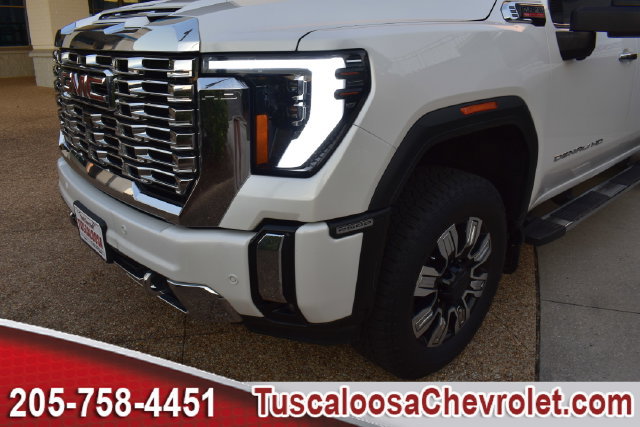 Used 2024 GMC Sierra 2500 Denali w/ Technology Package AWD/4WD image 45