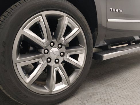 Used 2018 Chevrolet Tahoe LT w/ LT Signature Package RWD image 31