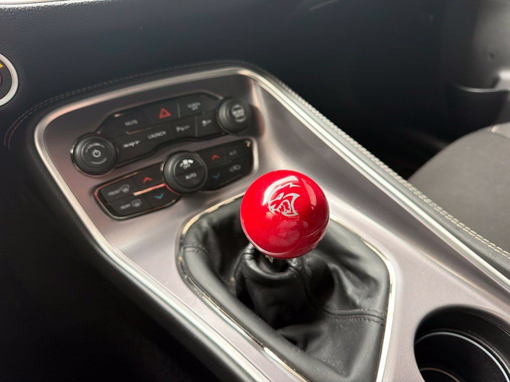 Used 2019 Dodge Challenger SRT Hellcat RWD image 11