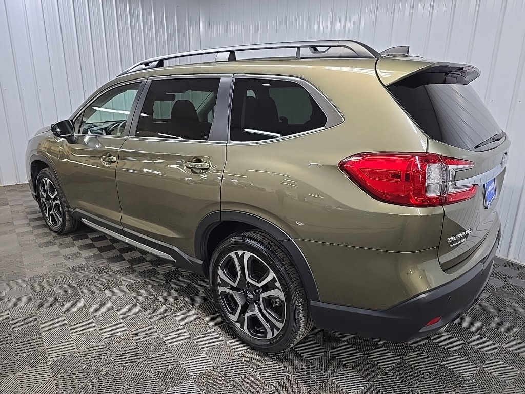 Used 2025 Subaru Ascent Limited AWD/4WD image 9