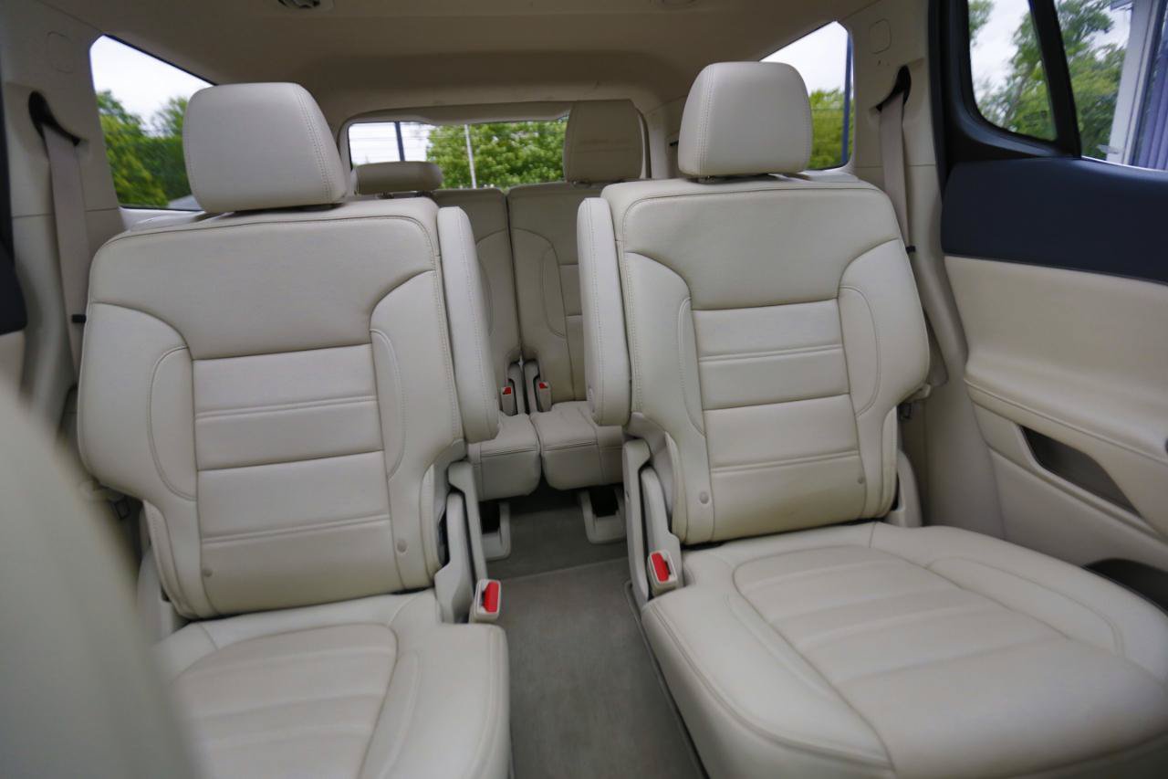 Used 2021 GMC Acadia Denali w/ Denali Ultimate Package AWD/4WD image 16
