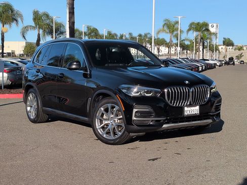 Used 2022 BMW X5 xDrive40i w/ Premium Package image 2