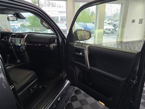 Used 2022 Toyota 4Runner Limited image 41