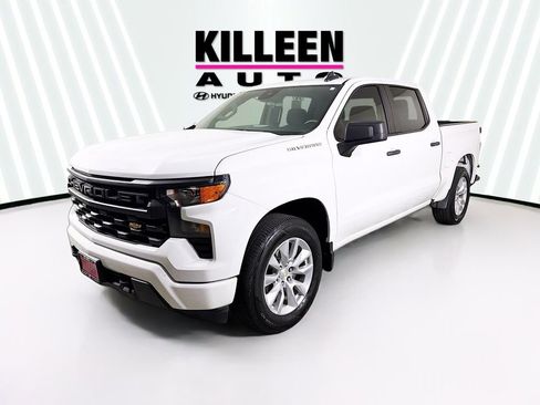 Used 2023 Chevrolet Silverado 1500 Custom image 3