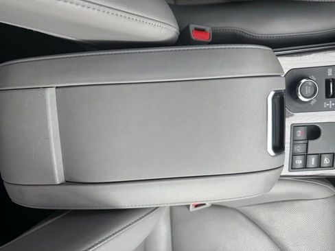 Used 2023 Toyota Highlander Limited image 28