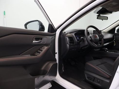 New 2026 Nissan Rogue SV AWD/4WD image 9