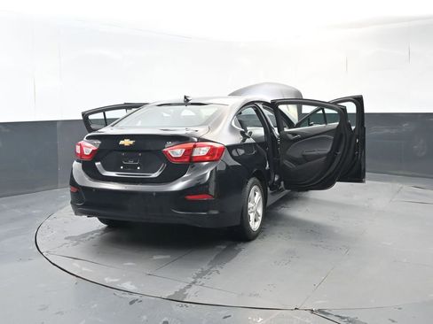 Used 2018 Chevrolet Cruze LT image 33