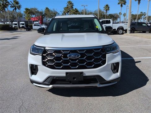 Certified 2025 Ford Explorer Platinum w/ Ultimate Package image 9