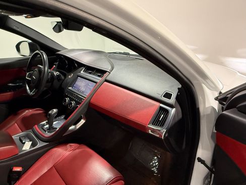 Used 2019 Jaguar E-PACE R-Dynamic SE image 48