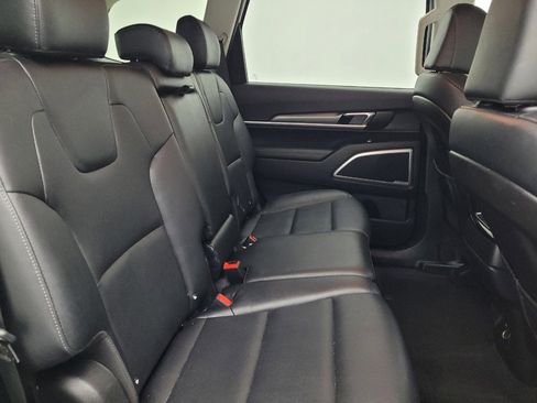 Used 2022 Kia Telluride LX image 19