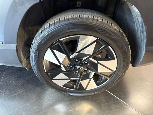 Used 2025 Hyundai Kona SEL FWD image 10