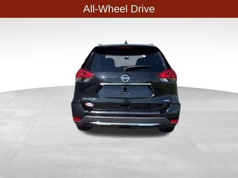 Used 2017 Nissan Rogue S w/ S Appearance Package AWD/4WD image 6