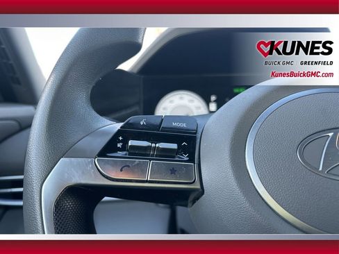 Used 2024 Hyundai Elantra SEL image 19