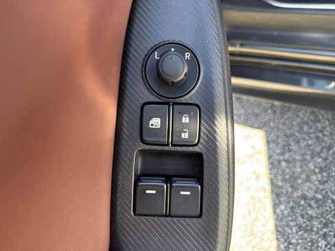 Used 2017 MAZDA MX-5 Miata RF Grand Touring image 12