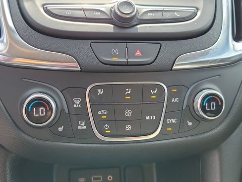 Certified 2024 Chevrolet Equinox LT w/ LPO, Floor Liner Package FWD image 23