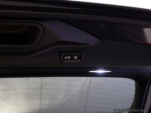 Used 2022 BMW X5 xDrive40i w/ M Sport Package image 34