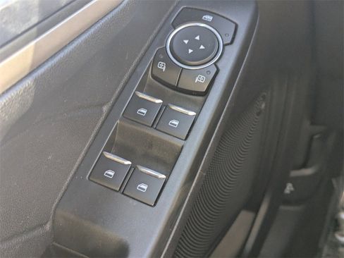 Used 2022 Ford Escape SEL image 26
