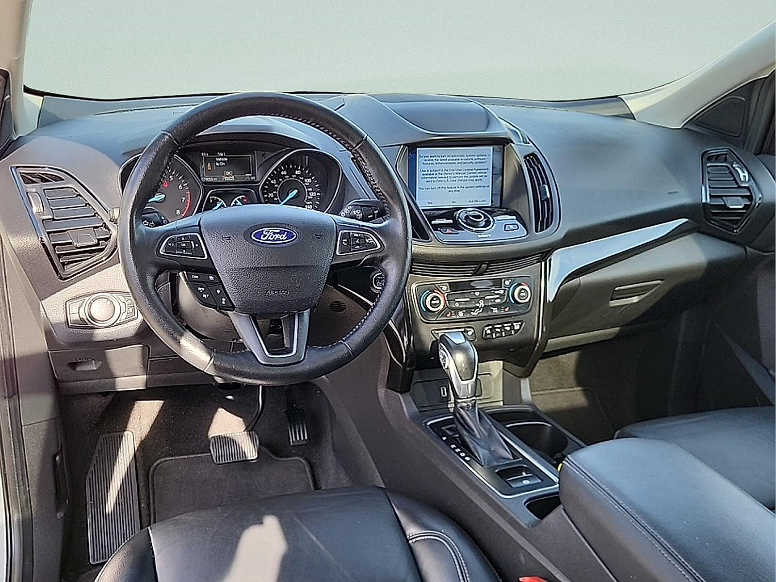 Used 2019 Ford Escape Titanium AWD/4WD image 15