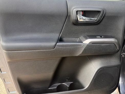 Used 2023 Toyota Tacoma TRD Off-Road w/ Technology Package AWD/4WD image 15