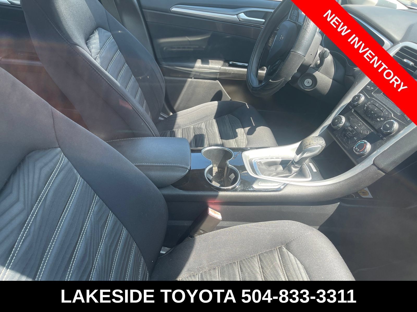 Used 2016 Ford Fusion SE FWD image 6