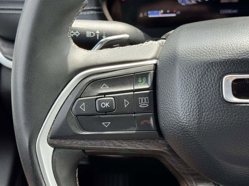 Used 2024 Jeep Grand Cherokee L Limited w/ Luxury Tech Group II AWD/4WD image 11