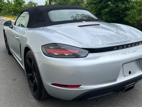 Used 2018 Porsche 718 Boxster RWD image 16