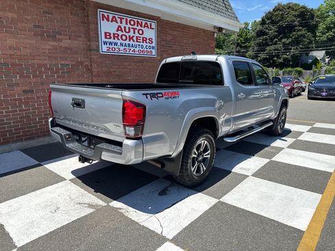 Used 2019 Toyota Tacoma TRD Sport AWD/4WD image 3