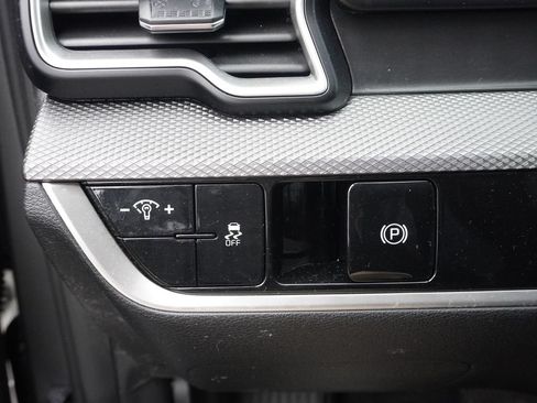 Used 2023 Kia Sportage LX AWD/4WD image 30