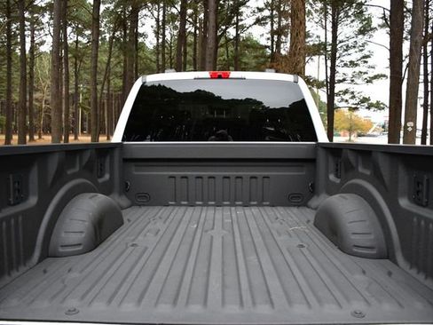 Used 2025 Ford F250 Lariat w/ FX4 Off-Road Package image 17