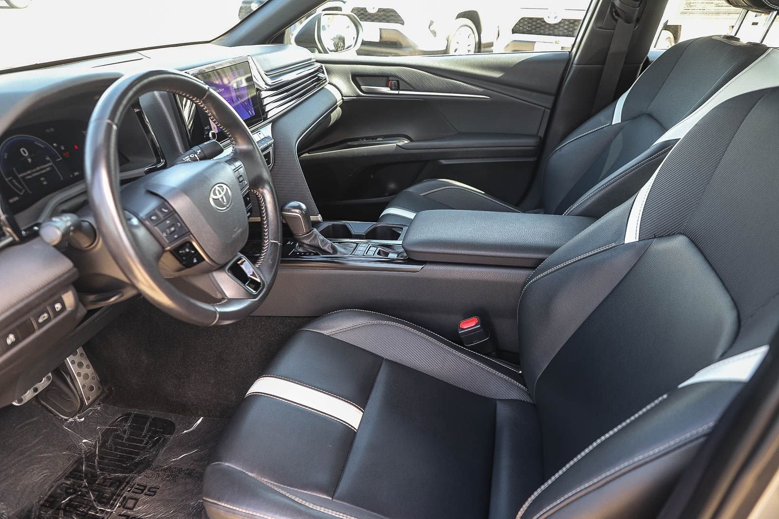 Certified 2025 Toyota Camry SE FWD image 17