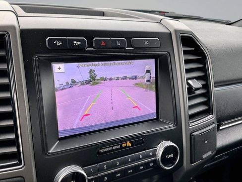 Used 2019 Ford Expedition XLT w/ Equipment Group 202A AWD/4WD image 22