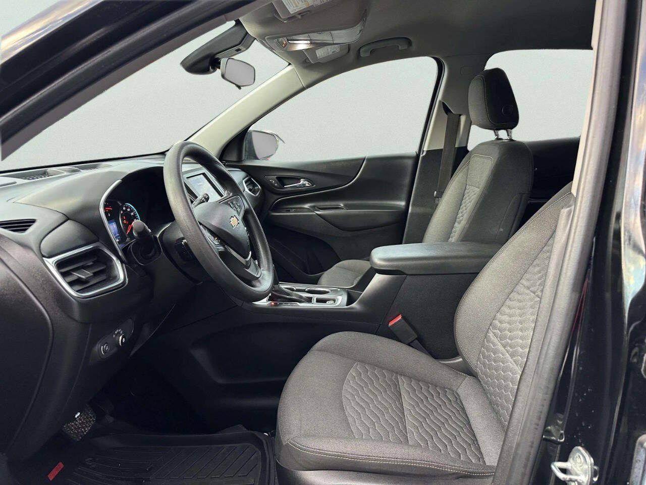 Used 2021 Chevrolet Equinox LT AWD/4WD image 14
