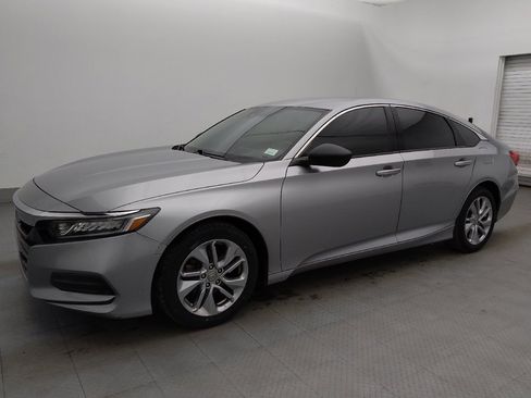 Used 2018 Honda Accord LX image 2