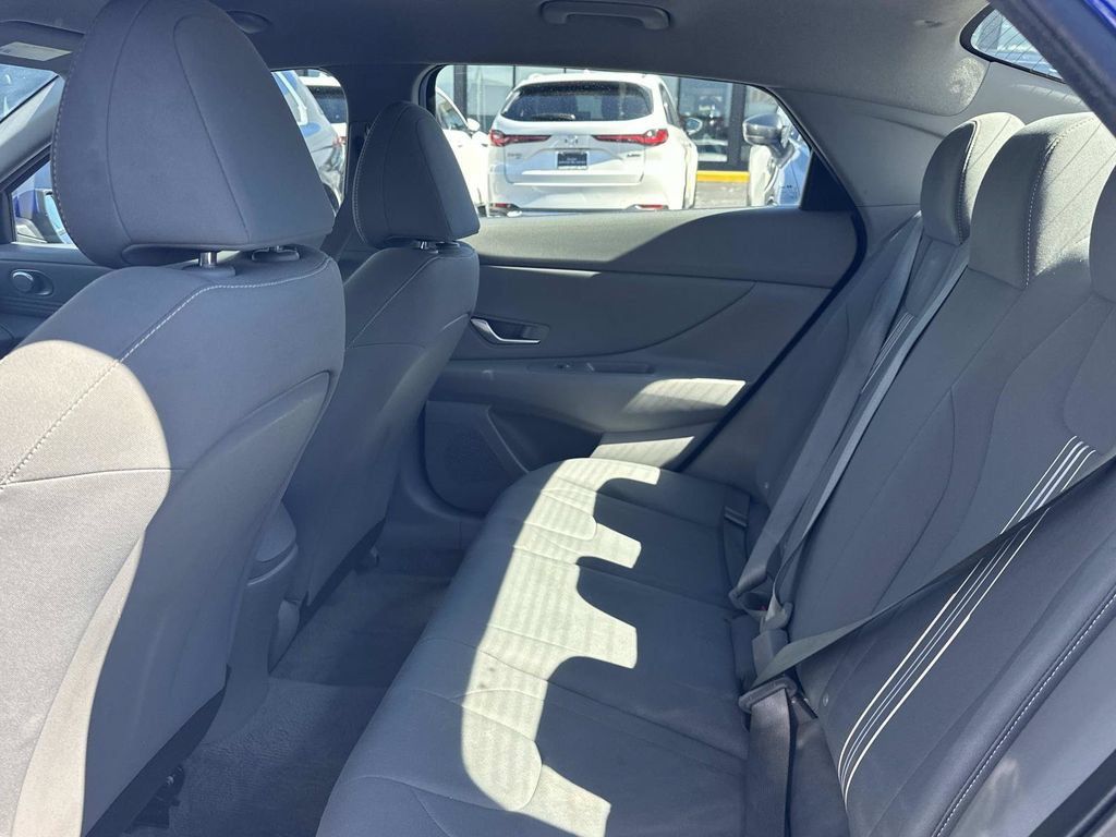 Used 2023 Hyundai Elantra SEL w/ Convenience Package FWD image 31