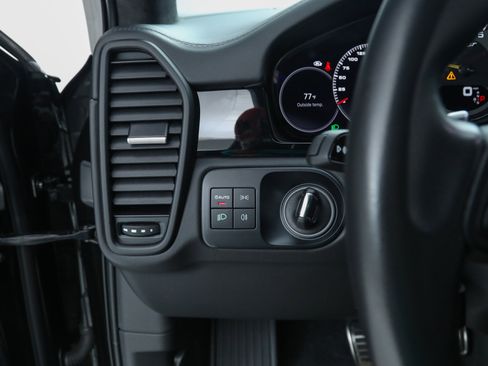 Used 2022 Porsche Cayenne Turbo GT image 27