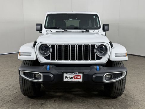 Used 2024 Jeep Wrangler Unlimited Sahara w/ Technology Group AWD/4WD image 2