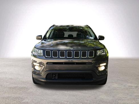 Used 2020 Jeep Compass Latitude FWD image 3