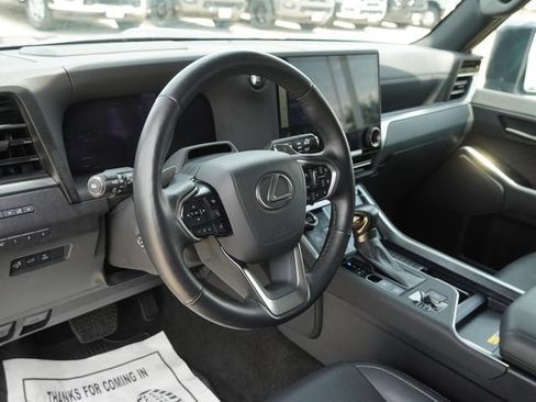 Used 2024 Lexus GX 550 w/ Accessory Package (2T) AWD/4WD image 20