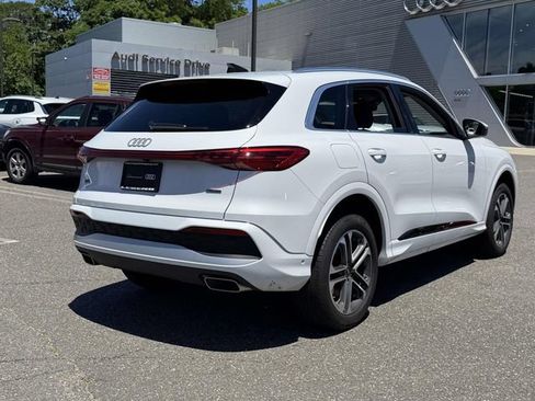 Certified 2025 Audi Q5 Premium w/ Convenience Package AWD/4WD image 5