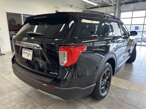 Used 2023 Ford Explorer XLT w/ Equipment Group 202A image 14
