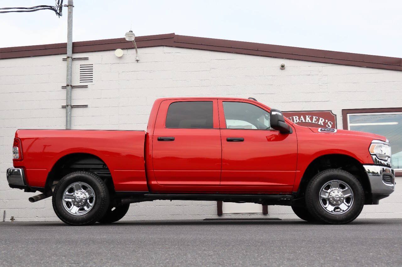 Used 2023 RAM 2500 Tradesman w/ Chrome Appearance Group AWD/4WD image 6