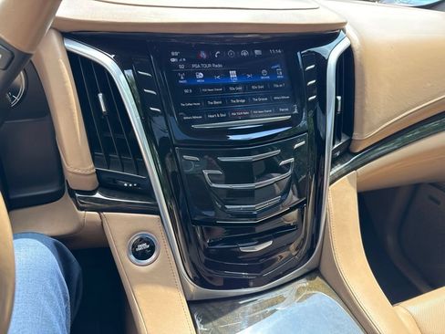 Used 2020 Cadillac Escalade Platinum AWD/4WD image 12