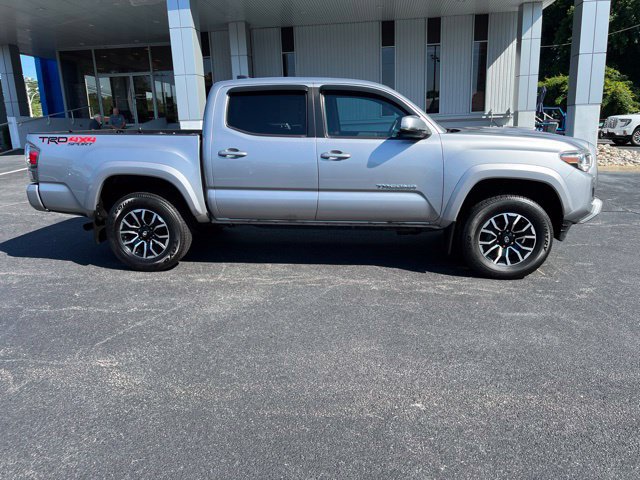 Used 2020 Toyota Tacoma TRD Sport AWD/4WD image 17