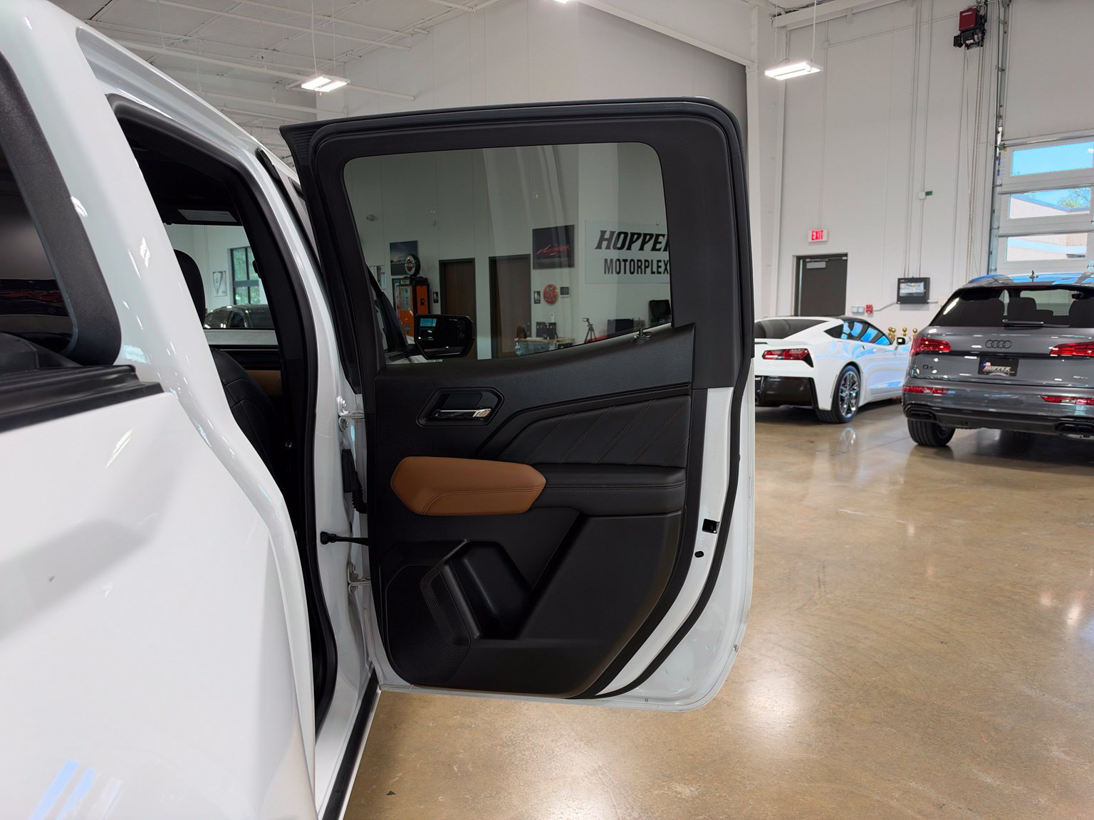 Used 2025 GMC Canyon AT4 AWD/4WD image 36