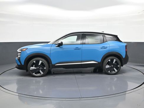New 2026 Nissan Kicks SR w/ SR Premium Package FWD image 4