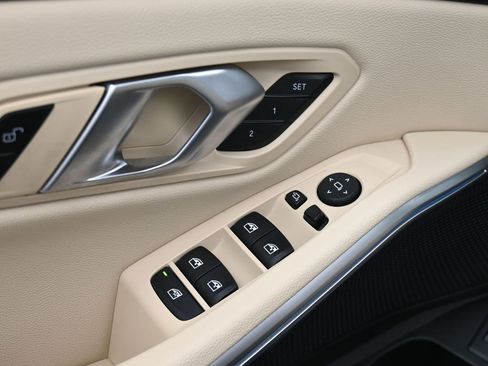 Used 2025 BMW 330i Sedan image 18