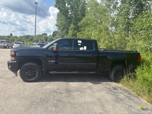 Used 2018 Chevrolet Silverado 2500 LTZ w/ Midnight Edition AWD/4WD image 4