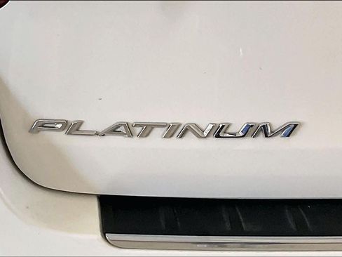 Used 2023 Ford Explorer Platinum w/ Technology Package AWD/4WD image 30